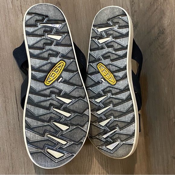 KEEN Women’s Elle SZ 7.5 Sandals Mixed Slide Straps Platform Sandals Arch $120 - Picture 2 of 3
